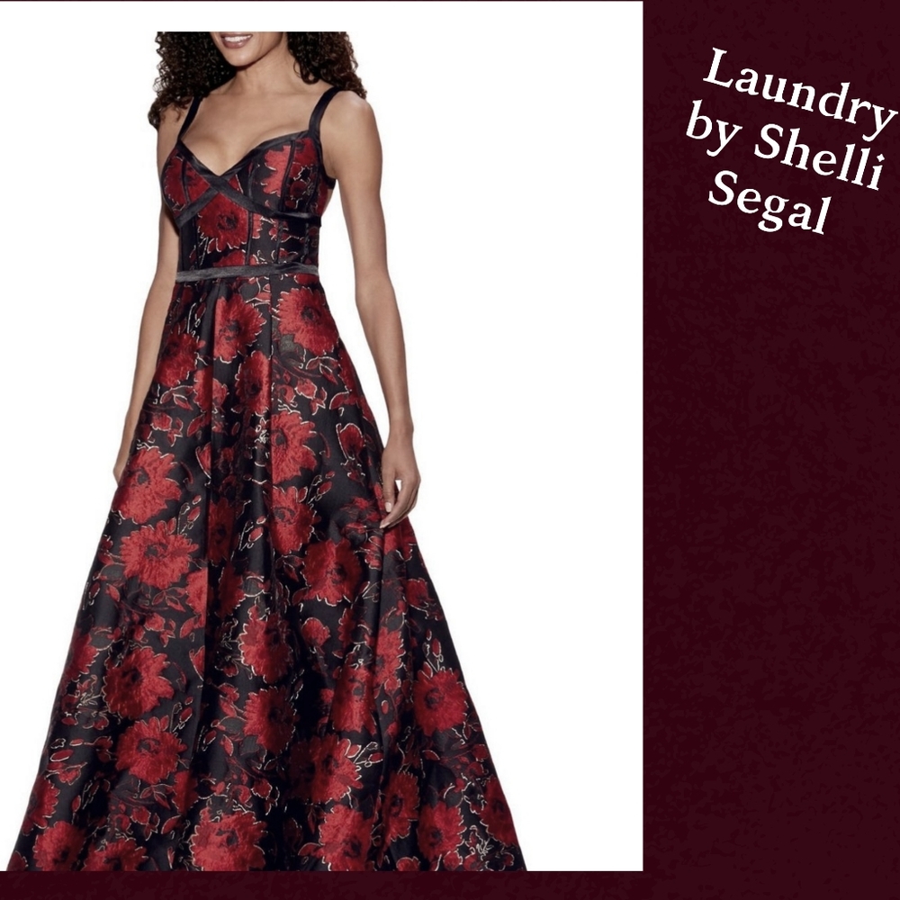 Permanently Closed ❤❤Elegant Gold Etched Floral Gown❤❤